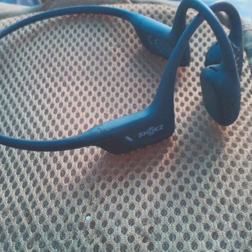 Shokz free run Bluetooth headphones. Wireless
